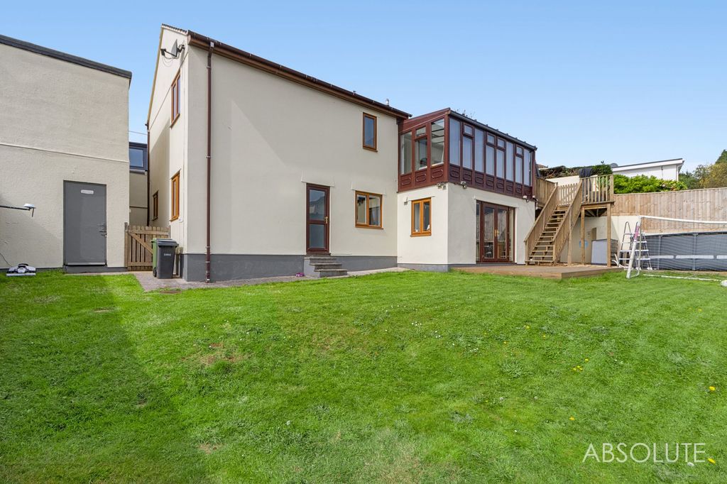 Property photo 2 of 28 Garden And Rear