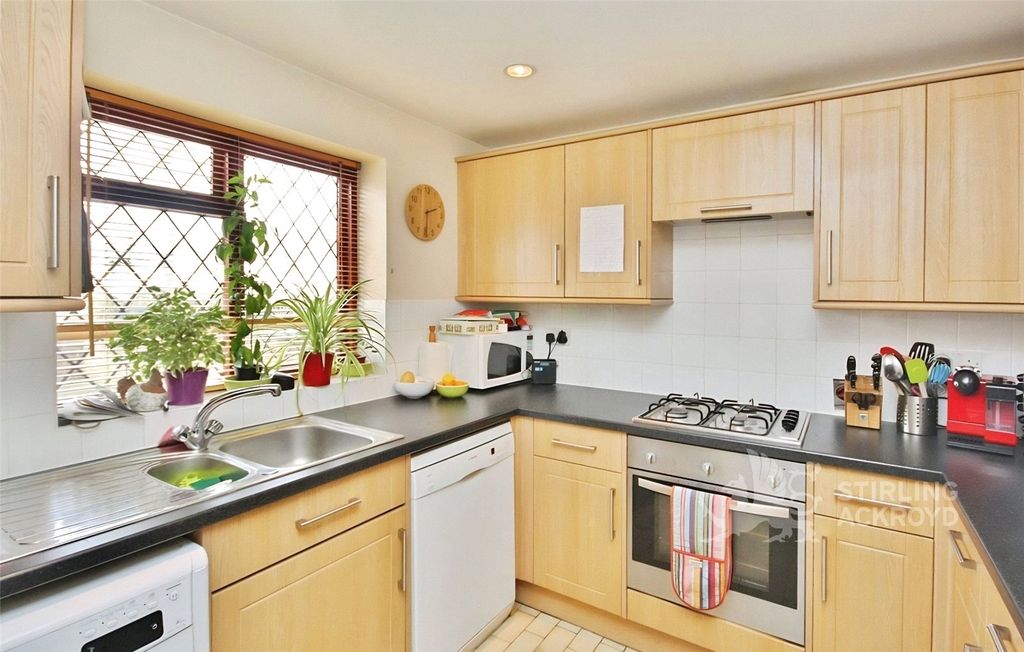 Property photo 1 of 8 Kitchen