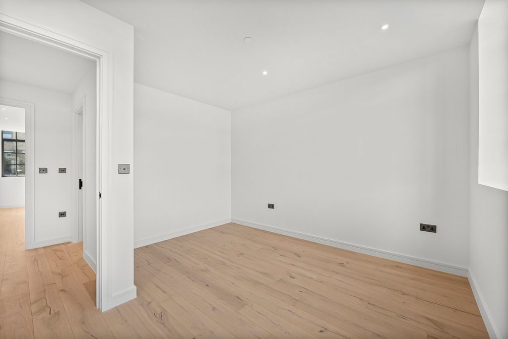 Property photo 3 of 10 Picture No. 02