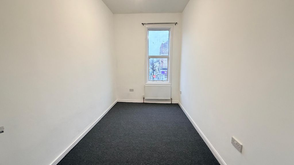 Property photo 3 of 7 Gallery