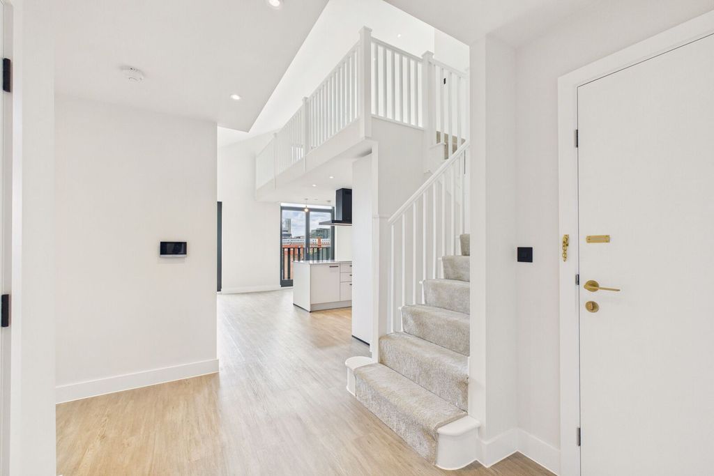 2 bed flat for salePitt Street B4, Birmingham photo 4