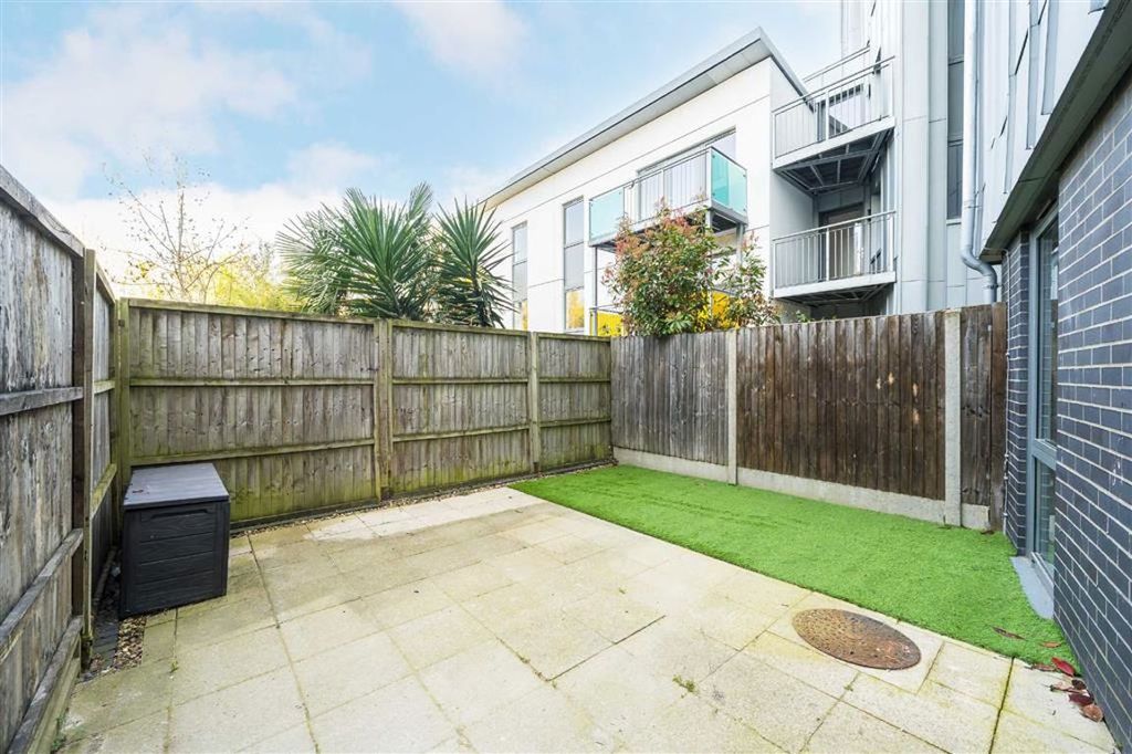 Property photo 2 of 8