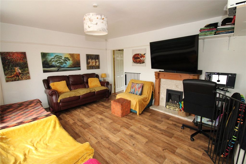 Property photo 2 of 17 Picture No. 04