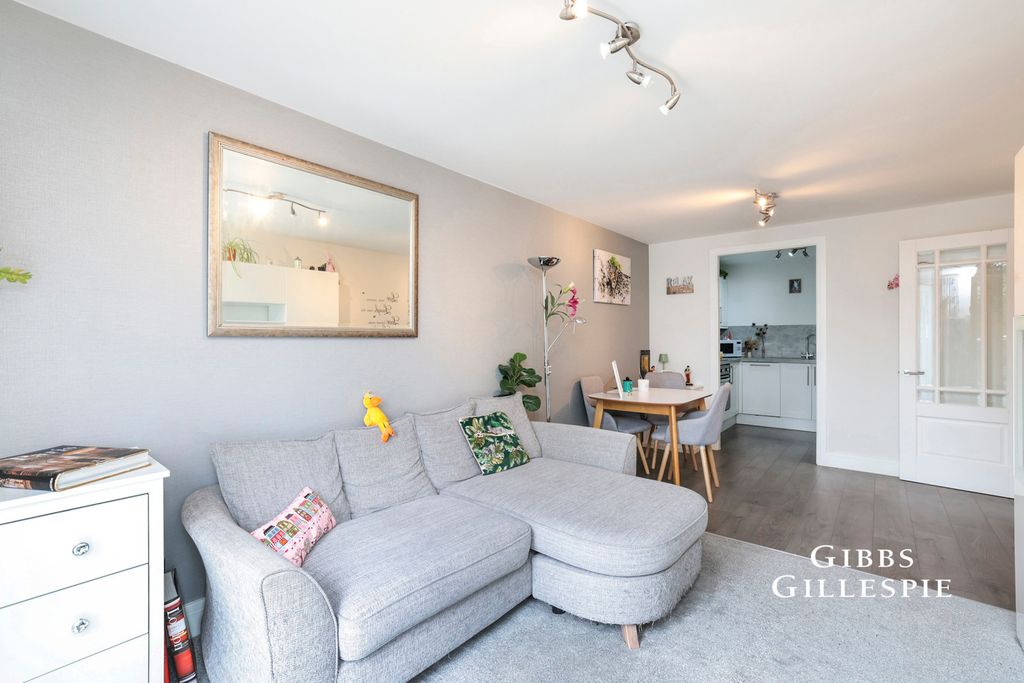Property photo 3 of 10 Pbox-Img.Jpg