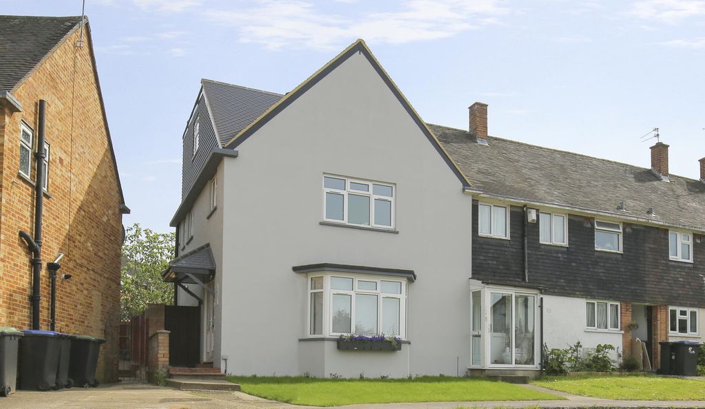 Property photo 1 of 15 Front (Exterior)