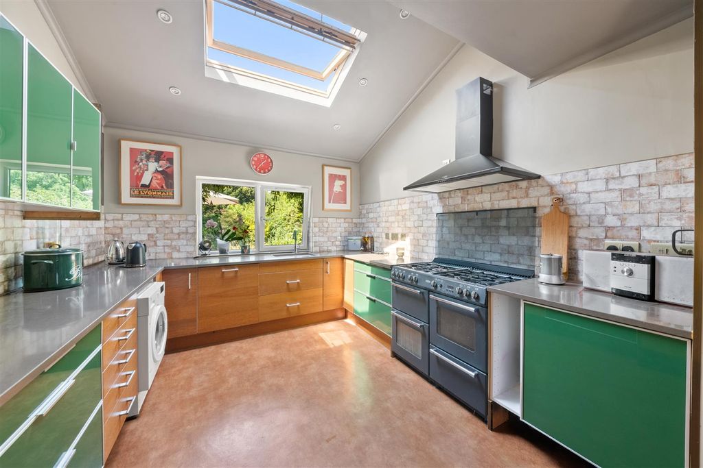 Property photo 3 of 17