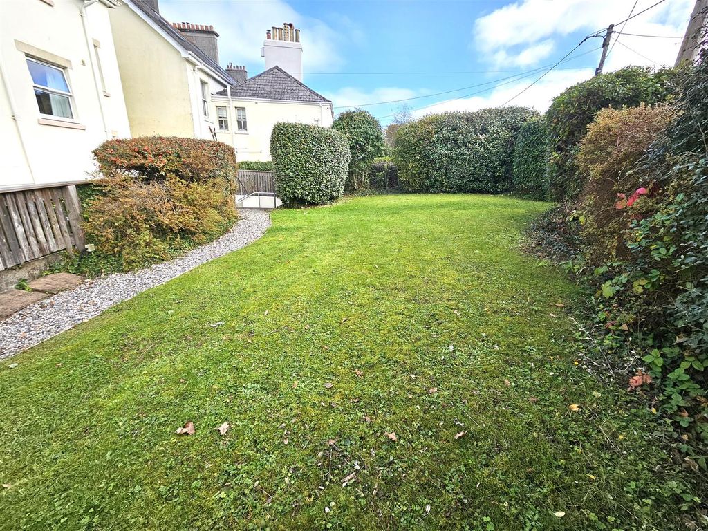 Property photo 3 of 11 Communal Garden.Jpg