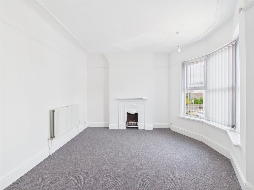 Property photo 3 of 17 Cam03844G0-Pr0469-Still013.Jpg