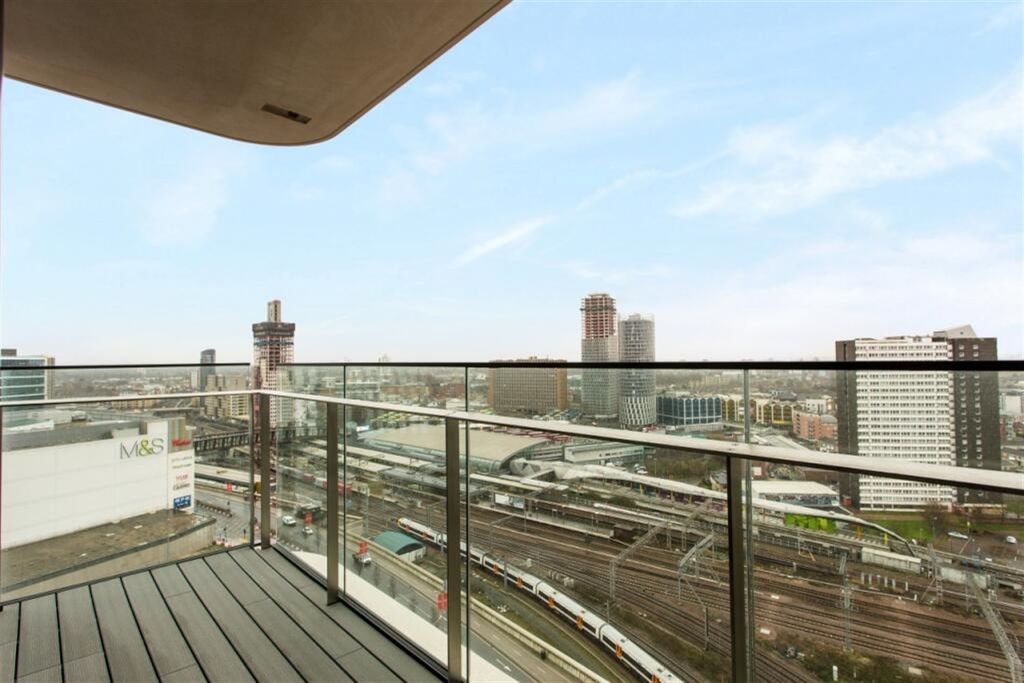 Property photo 3 of 7 Balcony