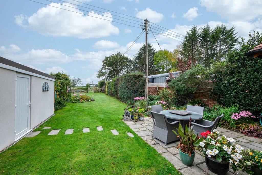 Property photo 2 of 30