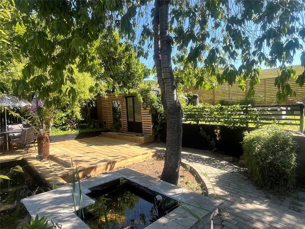 Property photo 3 of 35 Garden