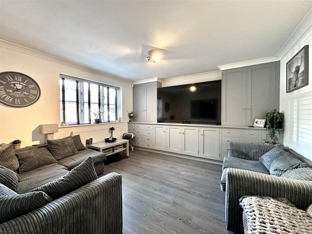 Property photo 2 of 35 Tempimagejqa7Ym.Jpg