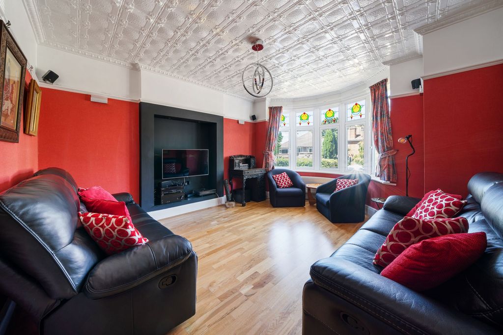 Additional image 4 of 6 bed detached house for salePenshurst Gardens, Edgware HA8