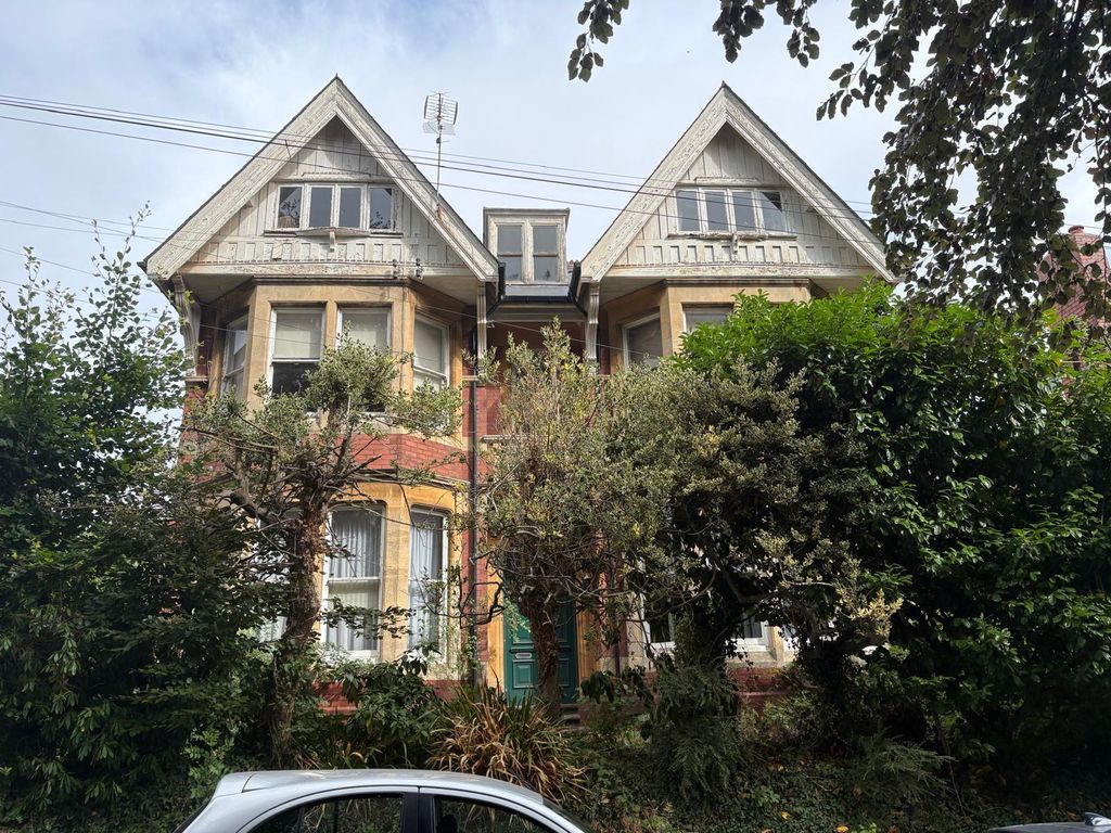Property photo 2 of 19
