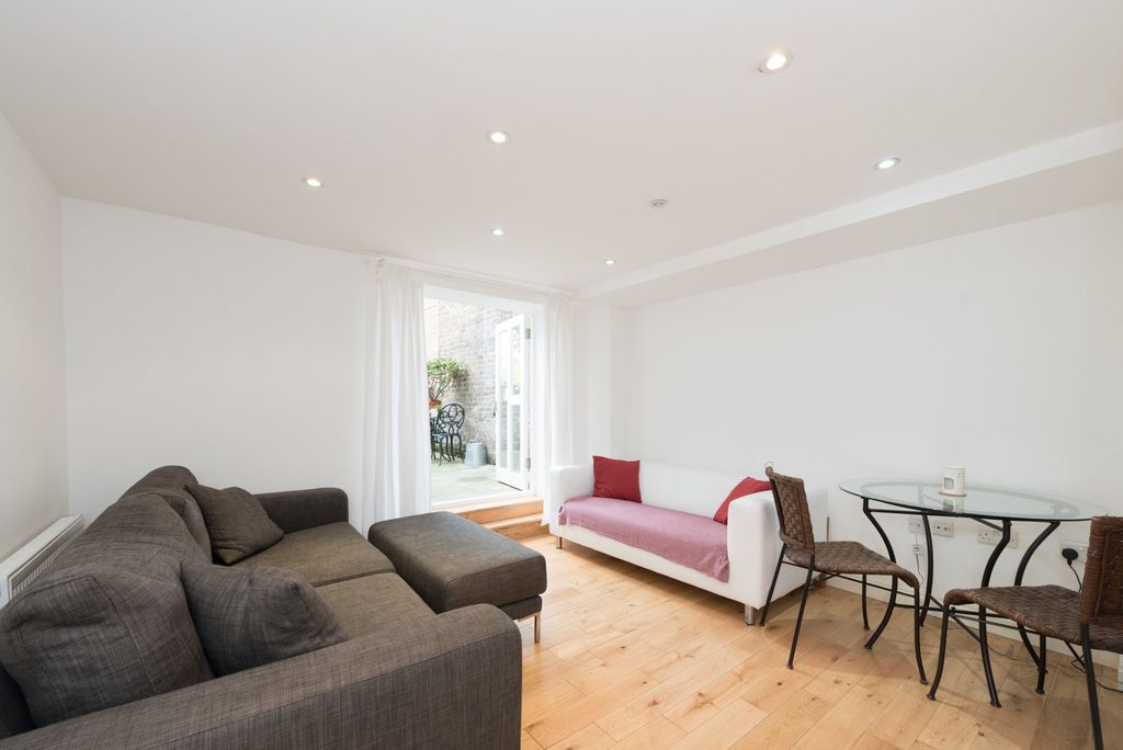 Property photo 1 of 11 Photo 01