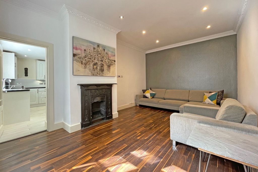 Property photo 2 of 22