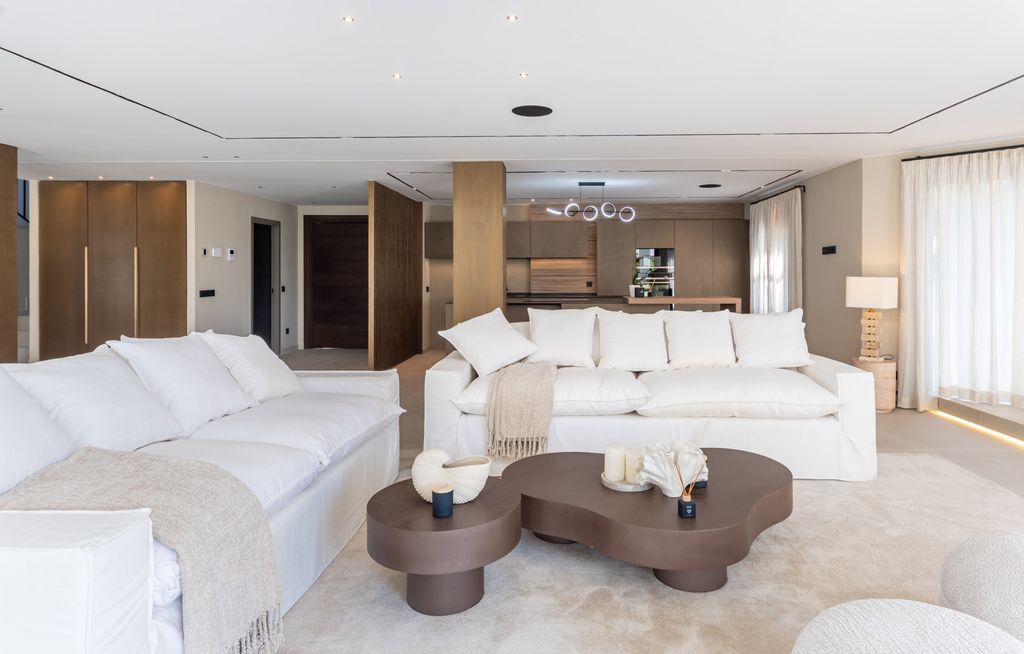 Property photo 3 of 48 Photo 2