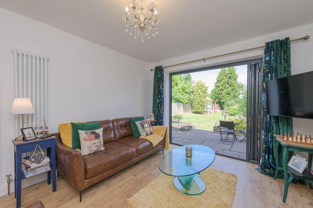 Property photo 2 of 34