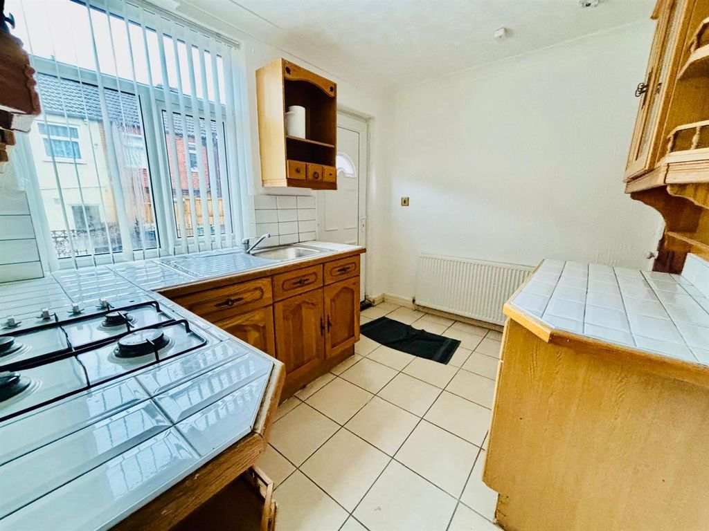 Property photo 3 of 9 Fitted Dining Kitchen: