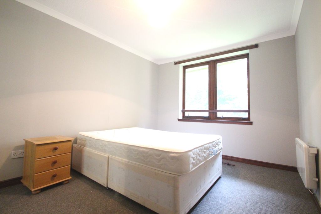 Property photo 1 of 13 Master Bedroom