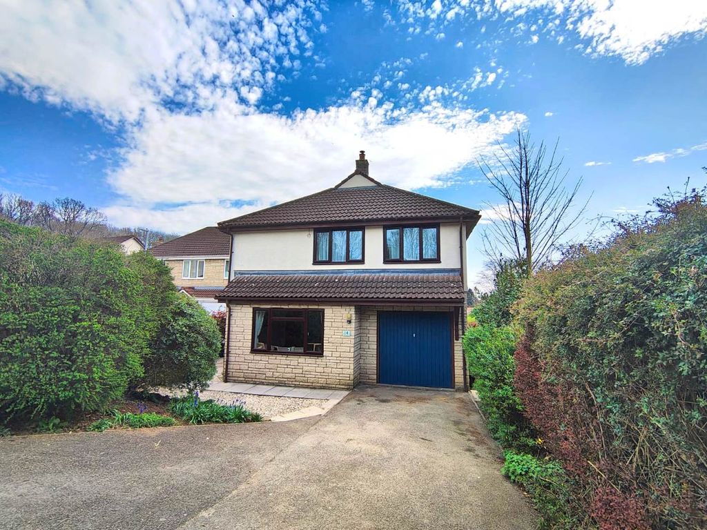 Property photo 1 of 20 Front