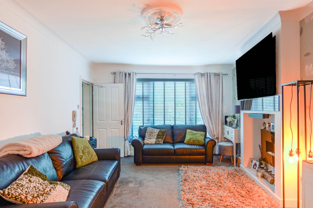 Property photo 2 of 54