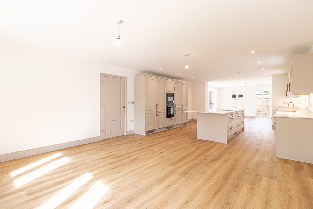 Property photo 3 of 38 5601932