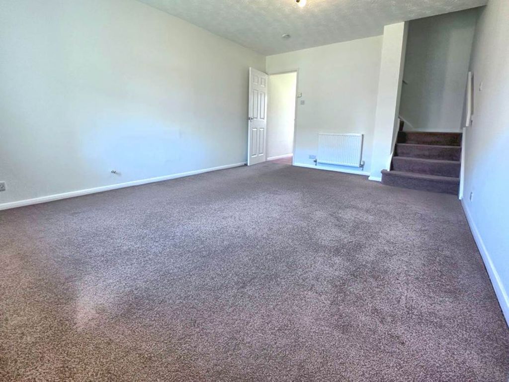 Property photo 2 of 12 Lounge 1