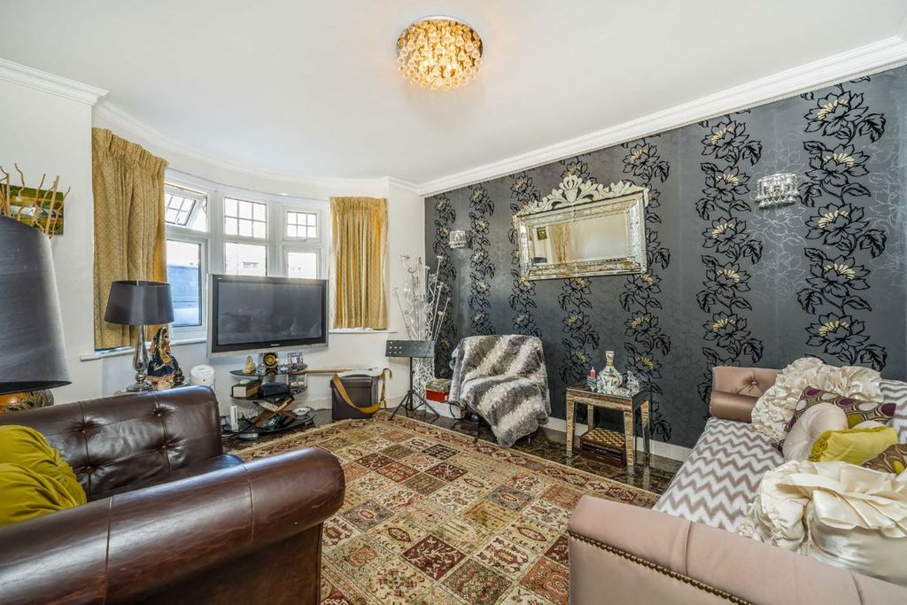 Property photo 2 of 7