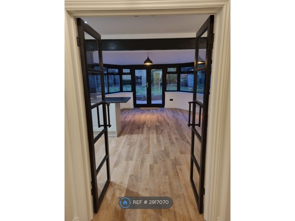Property photo 3 of 22 Entrance To Kitchen Dinner
