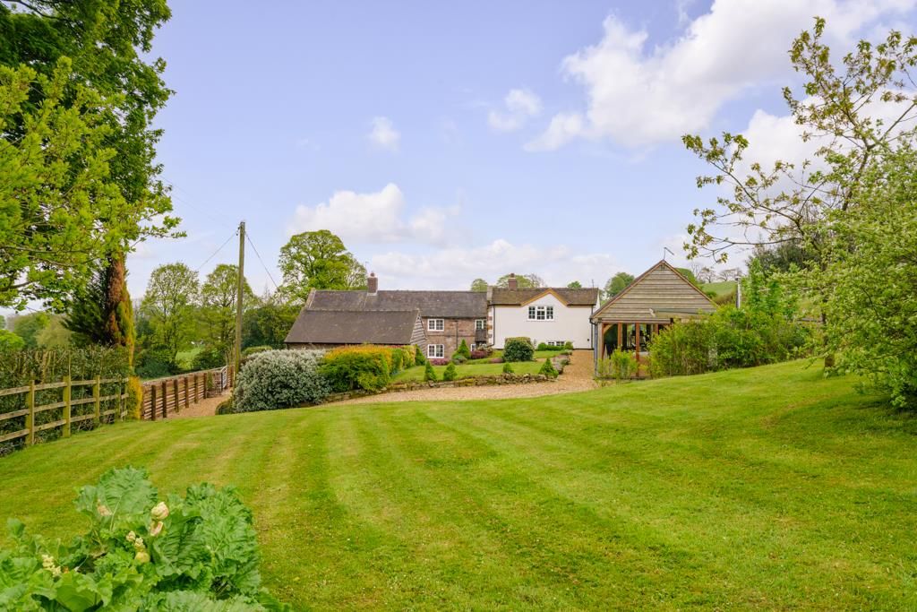 Property photo 2 of 30 Gardens