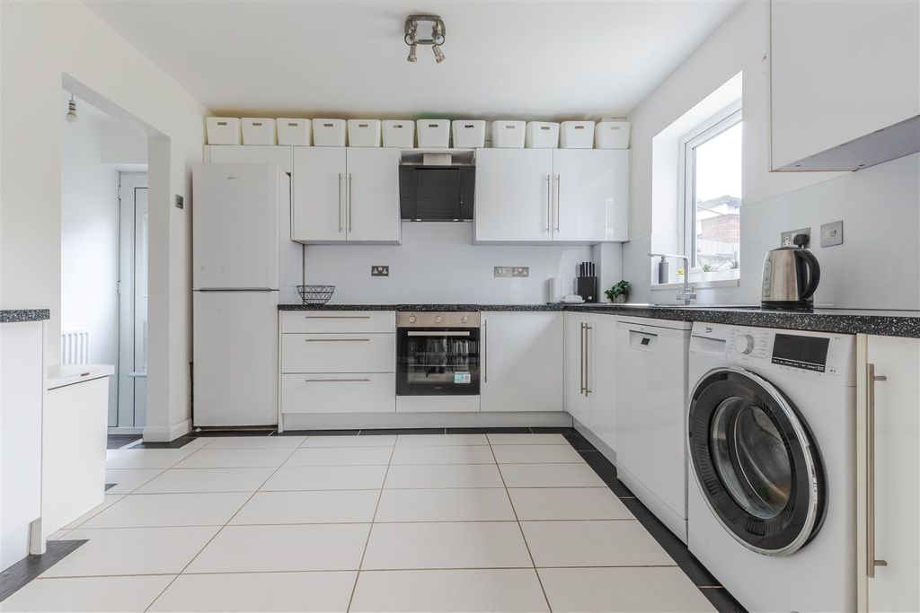Property photo 2 of 17 Kitchen/Diner