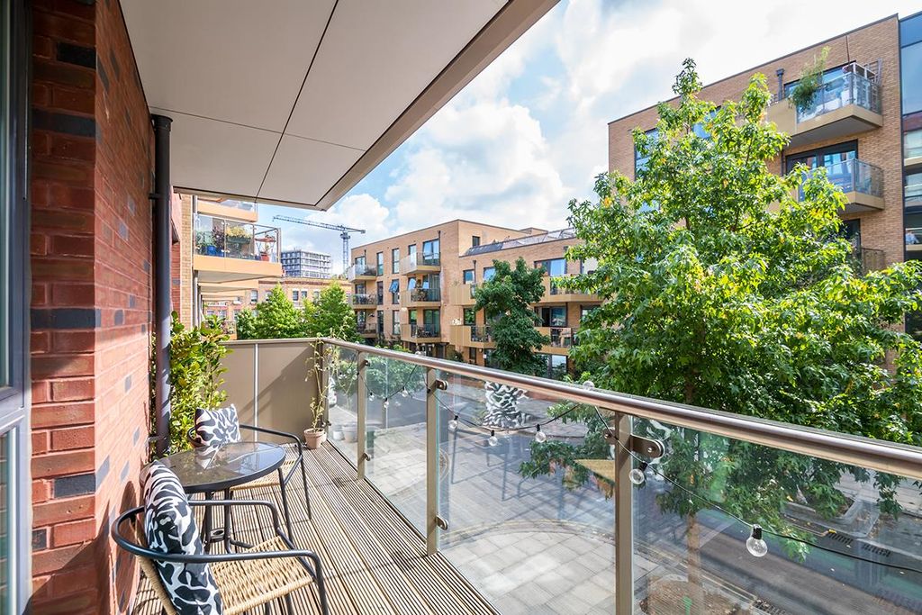 Property photo 2 of 16 Hogan Court-8.Jpg