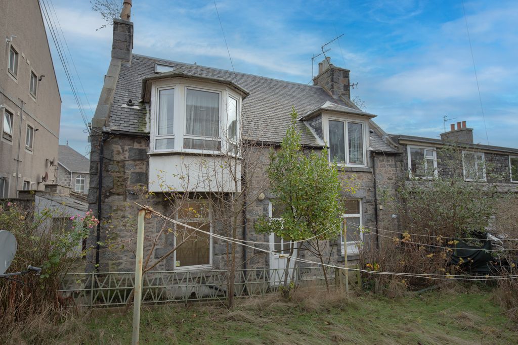 Property photo 3 of 11 Exterior