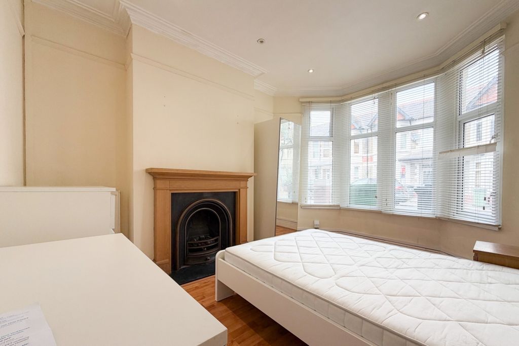 Property photo 3 of 10 Lrg_Call 02920 668585 To Secure Your Viewing _2