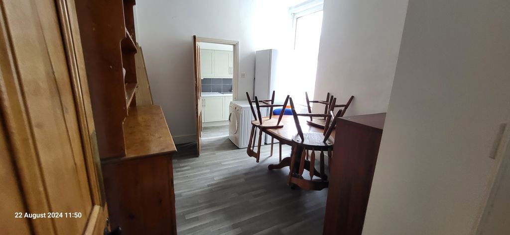 Property photo 3 of 27