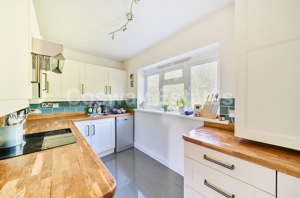 Property photo 2 of 13 E0d1c8A3-2E55-4601-B557-Cf4d154cc2E2.Jpg