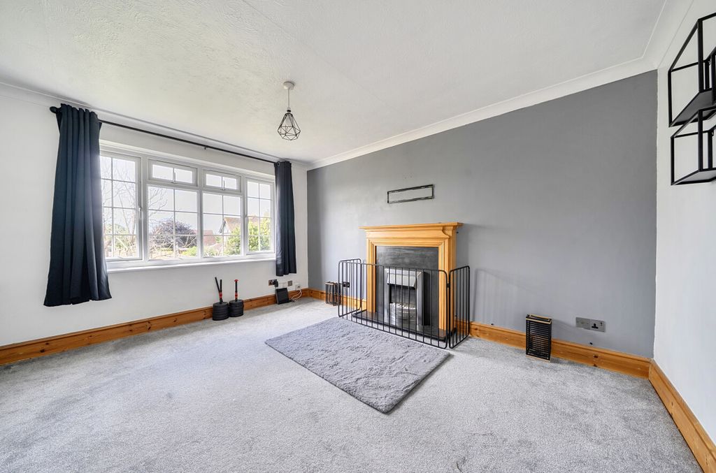 Property photo 2 of 18 1463721-9-6A1Ebf4...