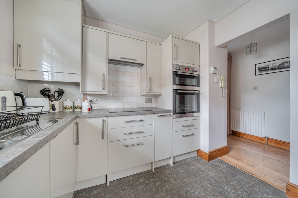 Property photo 3 of 14 4961212