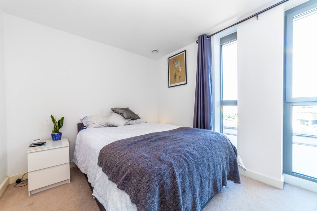 Property photo 3 of 8