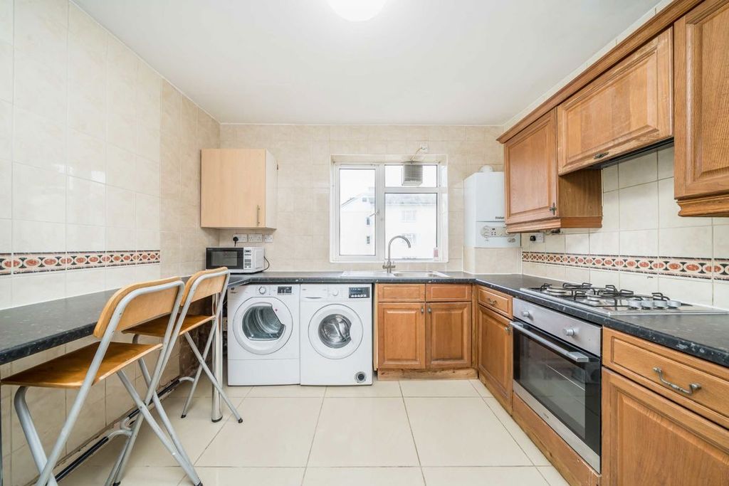 Property photo 3 of 6