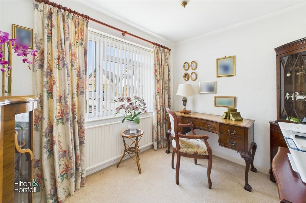 Property photo 3 of 12 Byland Close