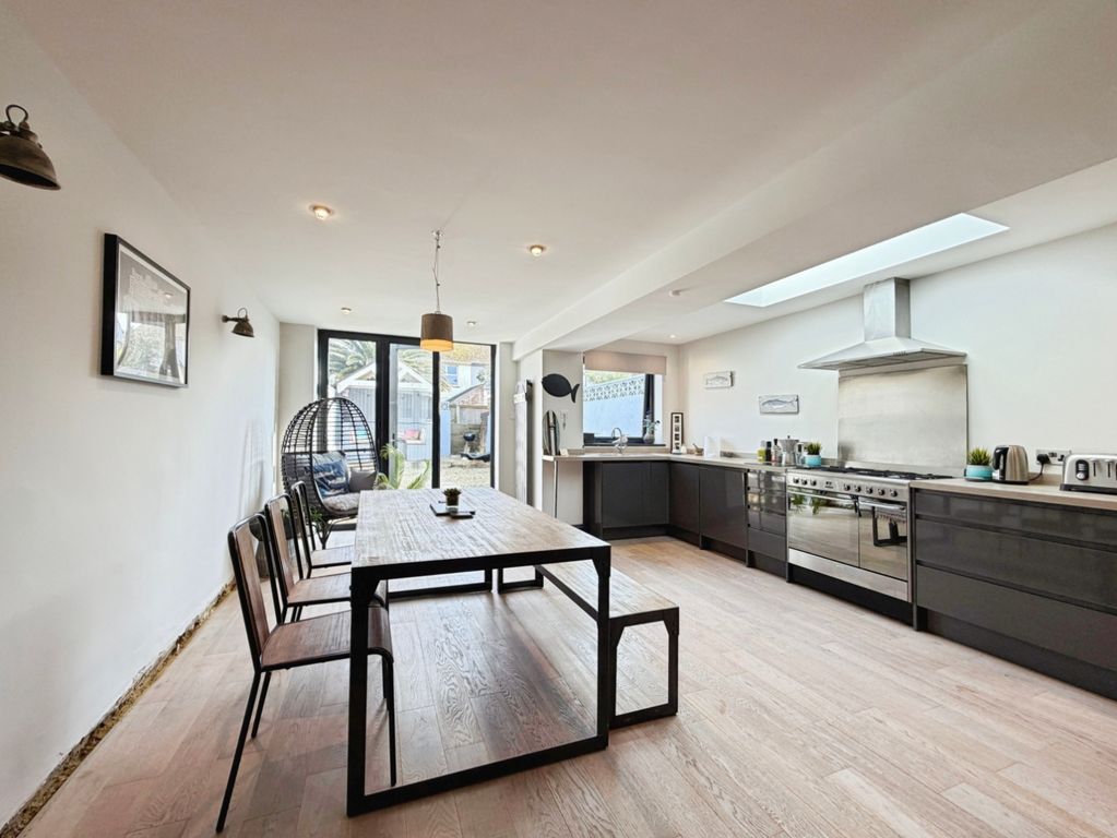 Property photo 2 of 17 Pbox-Img.Jpeg