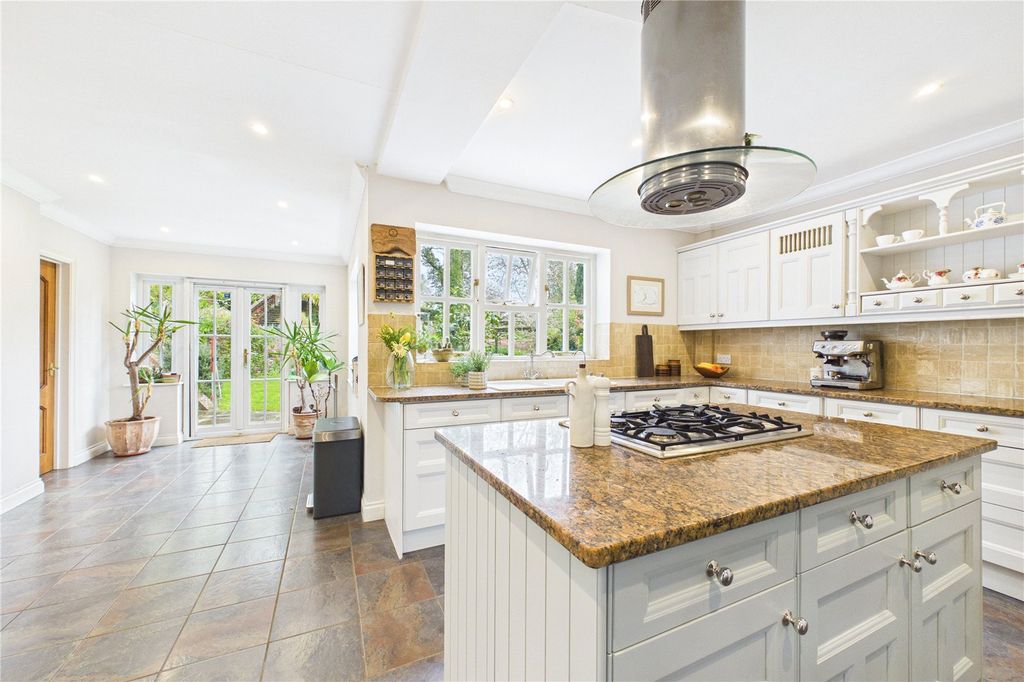 Property photo 3 of 24 Kitchen Diner