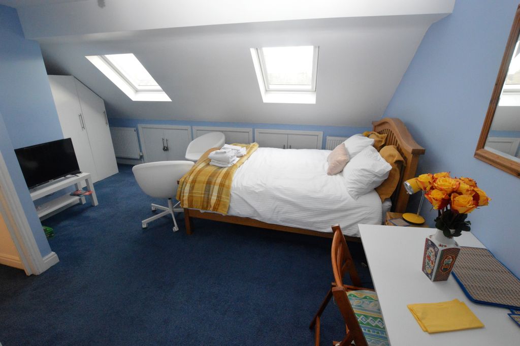 Property photo 3 of 5