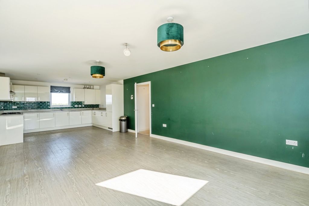 Property photo 2 of 17 Photo