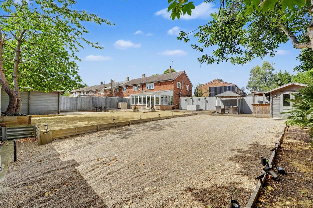 Property photo 1 of 42 Picture No. 10