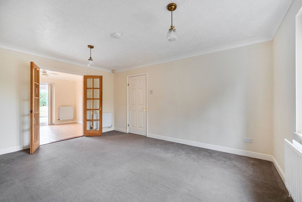 Property photo 3 of 25
