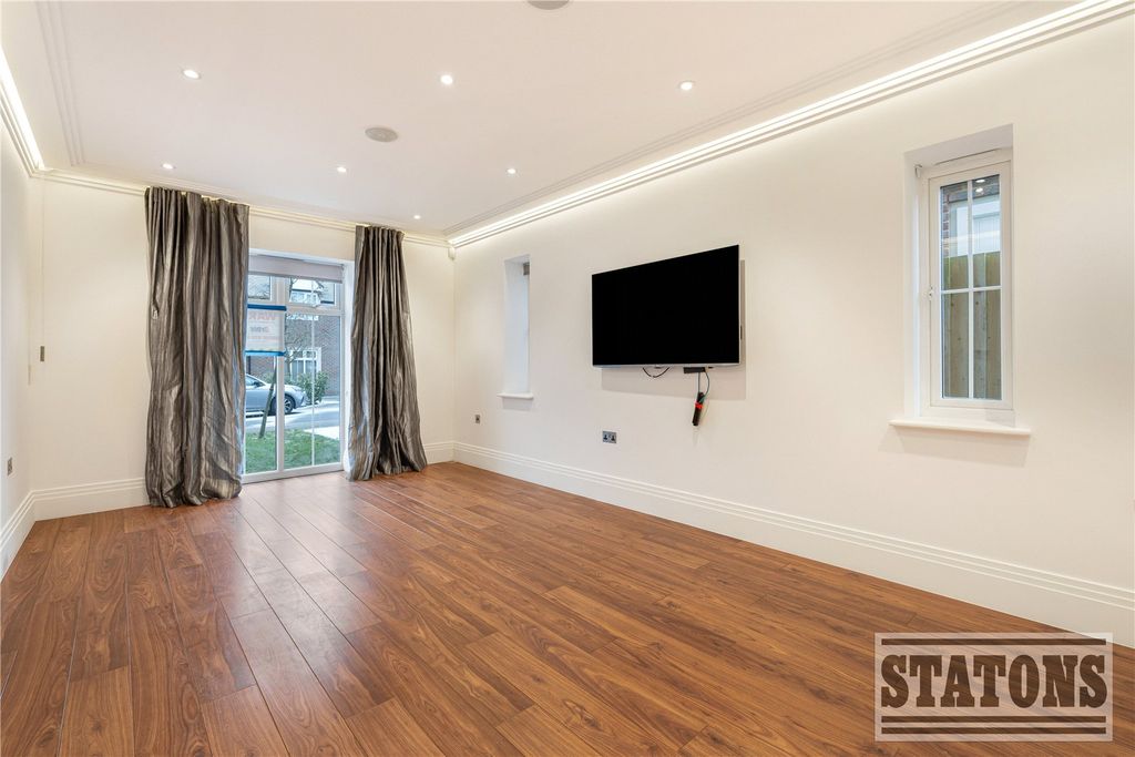 Property photo 3 of 29 Picture No. 07