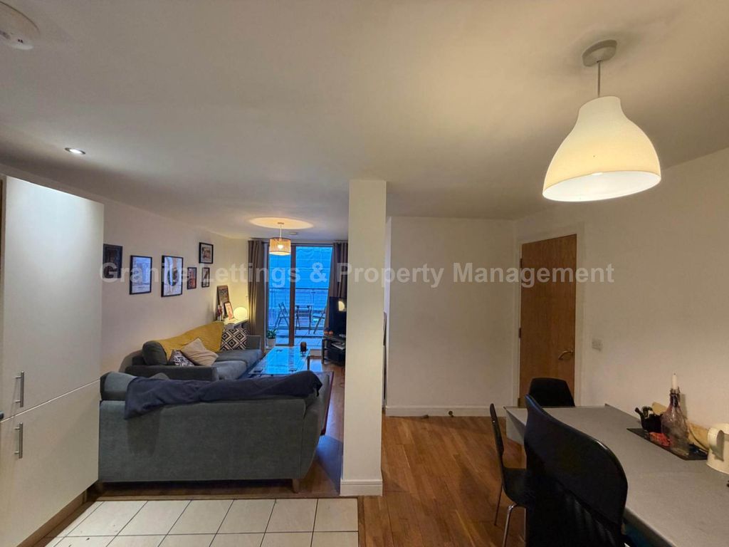 Property photo 3 of 8